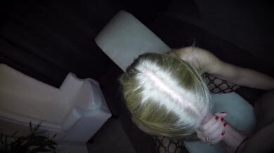 Stout moedertje word met grote lul in haar gezicht en praat sperma uit zijn grote lul