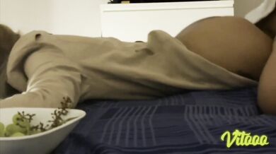 I wake up in the middle of the night to have sex with my girlfriend