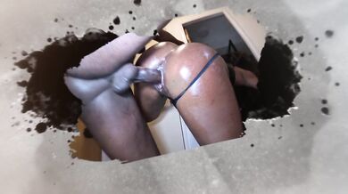 Big ass tenant cheats on boyfriend, fucked in anal by her airbnb owner's Ami !!