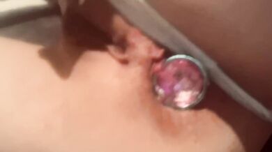MadDollyPapi pulling a plug out of my tiny white ass