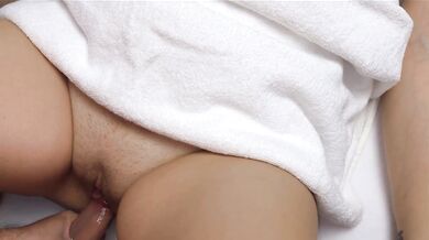 Amateur Housewife Jessy Invited a Perverted Masseur Into Her House for a Regular Massage that Turns into a Hardcore Fuck