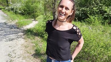 pubblic agent-italian girl gets her ass fucked for money