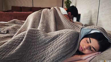 LIL TIMY FUCKS MY STEPMOM IN THE ASS AND WHEN I CATCH THEM I JOIN TOO FOR A HOT ANAL THREESOME