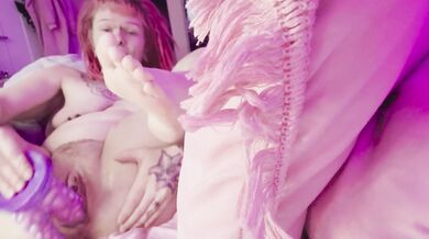 cozy sunny morning has me needy for my tentacle dildo squirt soft mom body dreads egirl tattoos