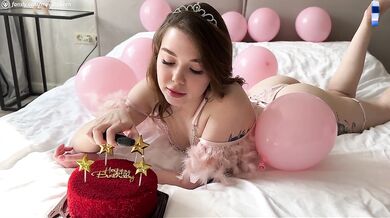 Happy birthday Elli - I give you anal sex - syndicete