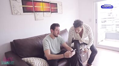 SURPRISE GANGBANG IN ARGENTINA ! CUCKOLD HAPPY! FIRST PART! DP, NO CONDOMS, HARDCORE!