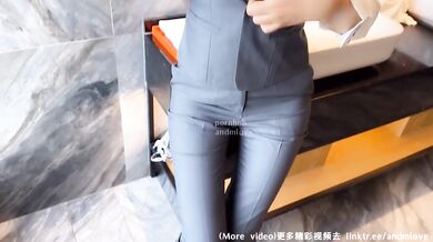 淫荡女教师放学不回家？勾引同事去狠狠玩弄她的小穴！（微剧情）