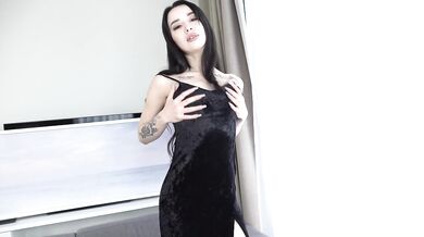 Pale and skinny bitch wants two huge cocks in her ass