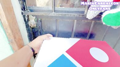 Mi partner left me standing with a pizza and I don't even pay for it, out of pure courage I give the ass to the pizza maker