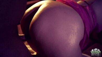 BIG ASS MILF DOGGYSTYLE CUMSHOT - Jamaican BBC pounding big booty Portuguese Milf from the back