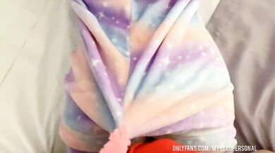 Fucking a strange girl in a unicorn costume. Cum On Pussy