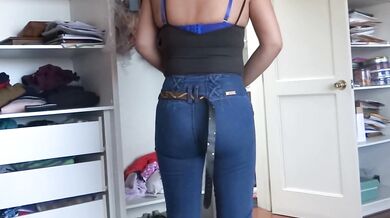 MY HAIRY WIFE'S BIG ASS, 58 YEARS OLD, EXHIBITS IT IN JEAN, CARESSED HIM, I JERK OFF