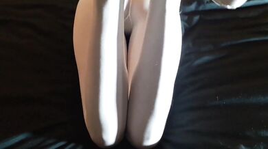 Laura on Heels amateur 2021 my 40 minutes compilation of high heels and pantyhose