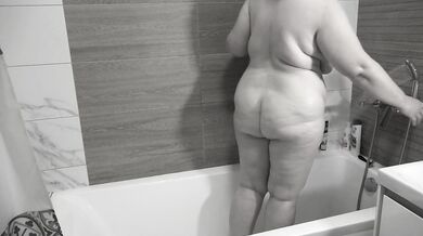 I'm washing myself in the bathroom