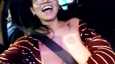I make me hot taking a ride in the car