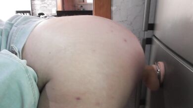 My big ass neighbor masturbating