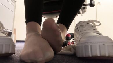 Enjoy my socks and nylon feet while working