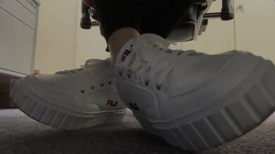 Enjoy my socks and nylon feet while working