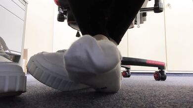 Enjoy my socks and nylon feet while working